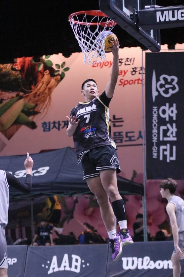 KXO DIVE 33은 기존 12팀보다 참가 팀 수를 3배가량 늘린 총 33팀의 참가로 이뤄지며, 18세 이하 선수들만 참가 가능하다. 조별 예선과 결선 토너먼트를 거쳐 가려지는 우승 팀에게는 국제대회 출전 티켓이 주어지고, KXO에선 국제대회 참가 항공료를 지원한다. 그리고 KXO DIVE 33 우승, 준우승 팀에게는 2026년 KXO STOP 자동 출전권이 주어진다. 사진=KXO 제공