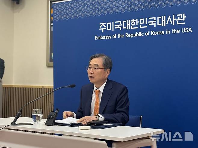 [워싱턴=뉴시스]이윤희 특파원 = 조현 외교부 장관이 5일(현지 시간) 미국 워싱턴DC 주미대사관에서 특파원 간담회를 열고 발언하고 있다. sypmathy@newsis.com. 2025.02.06.