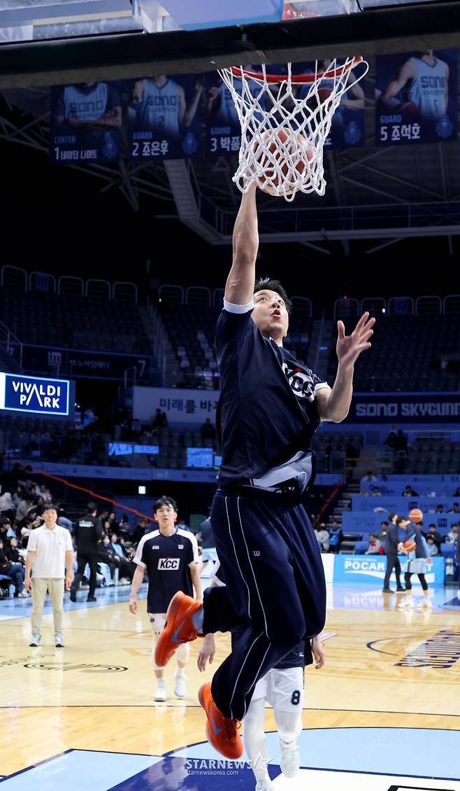 [영상]허훈이 덩크슛이 될까?  '내 키가 5센티만 더 컸으면'