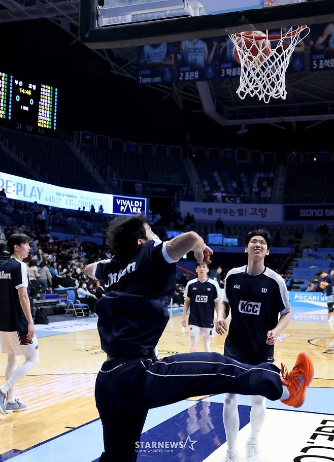 [영상]허훈이 덩크슛이 될까?  '내 키가 5센티만 더 컸으면'