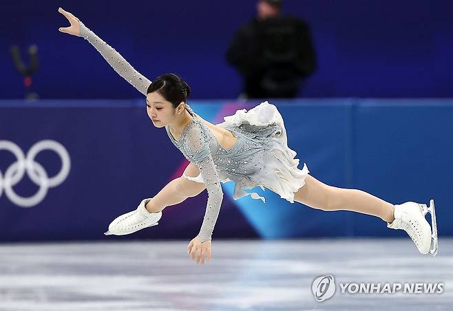 신지아, 밀라노에서 날아오르다 (밀라노=연합뉴스) 이지은 기자 = 2026 밀라노·코르티나담페초 동계 올림픽 개막일인 6일(현지시간) 이탈리아 밀라노 아이스스케이팅 아레나에서 열린 팀 이벤트 여자 싱글 쇼트프로그램에서 한국 신지아가 연기를 하고 있다.  2026.2.6 jieunlee@yna.co.kr