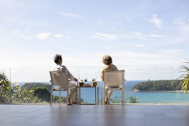 은퇴를 하더라고 인생은 몇십년이 더 남아있다. 마지막 순간까지 '적당히 품위 있는 인생'을 영위하려면, 은퇴 초기부터 소비구조를 재설계해야 한다. /게티이미지뱅크