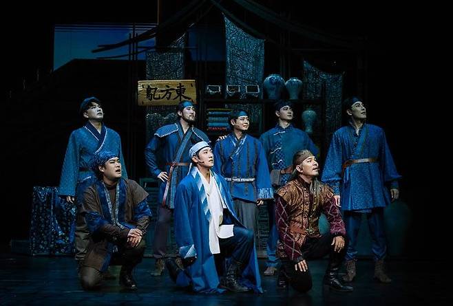 한복 입은 남자