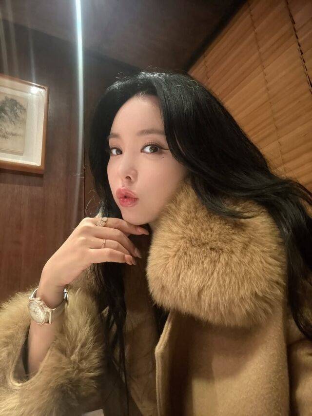 홍진영이 메이크업에서 작은 디테일을 보여줬다. / 홍진영 SNS