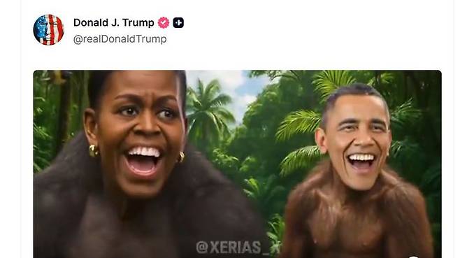 [워싱턴=뉴시스]도널드 트럼프 미국 대통령이 5일(현지 시간) 소셜미디어(SNS) 트루스소셜에 버락 오바마 전 대통령 부부 얼굴을 원숭이에 합성한 영상을 소셜미디어(SNS)에 공유하면서 거센 비판을 받고 있다. (사진=트럼프 트루스소셜 캡쳐). 2026.02.07. *재판매 및 DB 금지