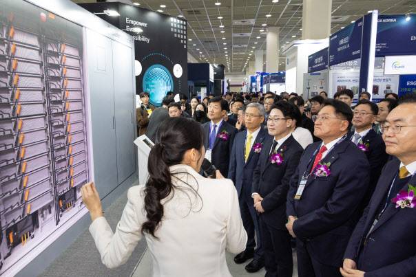 한국전력 ‘코리아 스마트그리드 2026 엑스포’에서 차세대 신기술이 소개되고 있다.(사진=한국전력)