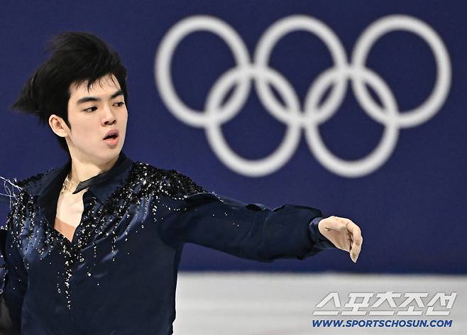 8일 이탈리아 밀라노 아이스스케이팅 아레나에서 열린 피겨 팀이벤트 남자싱글. 연기를 펼치고 있는 차준환. 밀라노(이탈리아)=송정헌 기자songs@sportschosun.com/2026.02.08/