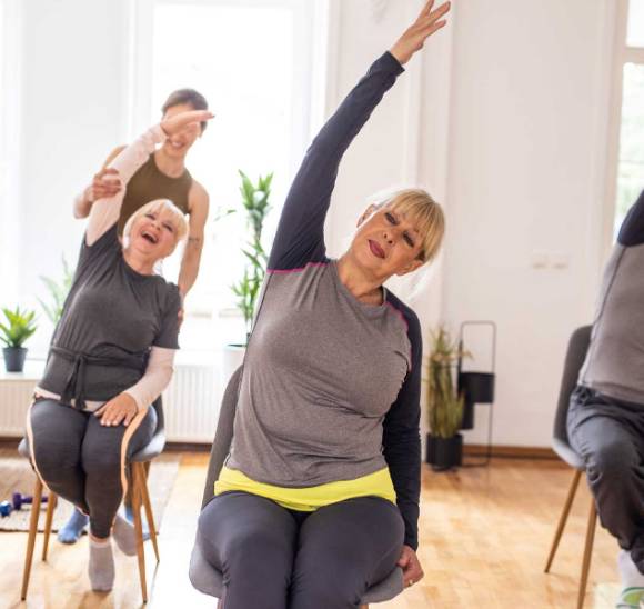 혈압과 혈당 관리에 도움이 되는 간단한 의자 운동이 전문가를 통해 나왔다. 사진은 본 기사 내용과 무관. [사진=The Clare]