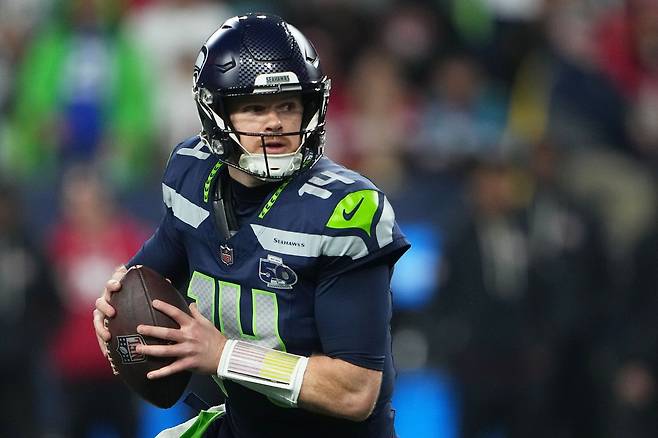 Seattle quarterback Darnold. It is an icon of turning a life around. AP = Yonhap News