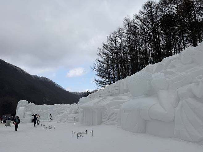 太白山雪祭り大雪像展示 / 写真=ムン・ソヨン記者トラベル+