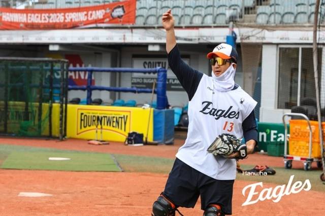 최근 손가락 골절 부상을 당한 최재훈. 사진=한화 제공