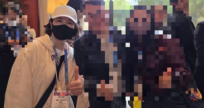 '공천헌금' 의혹을 받는 김경 전 서울시의원이 CES 2026에 참석한 모습. 독자 제공