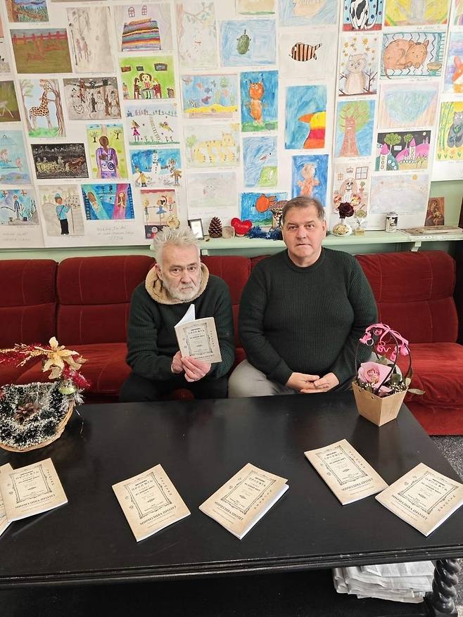 ▲ 왼쪽부터 한국외국어대 그리스·불가리아학과 스파스 랑겔로프 교수와 불가리아 소피아대학교 보이꼬 파블로프 교수. /사진제공 =스파스 랑겔로프 교수