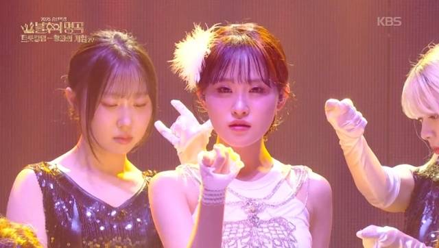 엔터테인먼트 산업은 늘 꿈과 희망을 말한다. 아무리 화려한 무대와 감동적인 서사가 있어도, 그 뒤에서 누군가의 권리가 유린된다면 박수받을 자격은 없다. /KBS2 '불후의 명곡'