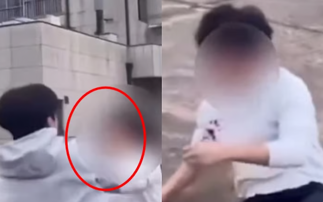 8일 여러 온라인 커뮤니티와 사회관계망서비스(SNS) 등에는 경기도 용인시 한 학교에서 촬영된 것으로 알려진 학폭 영상이 올라왔다. SNS 갈무리