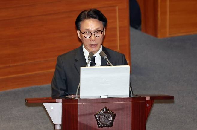 김민석 국무총리가 9일 국회 본회의 정치·외교·통일·안보에 관한 대정부 질문에서 답변하고 있다. 뉴스1