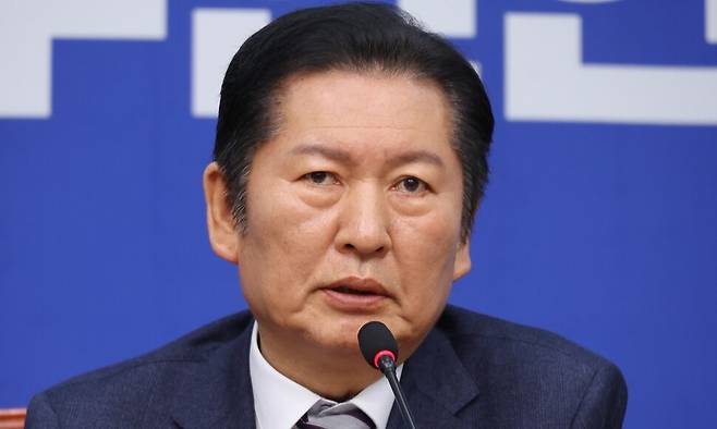 정청래 더불어민주당 대표가 9일 서울 여의도 국회에서 열린 최고위원회의에서 발언하고 있다. 연합뉴스