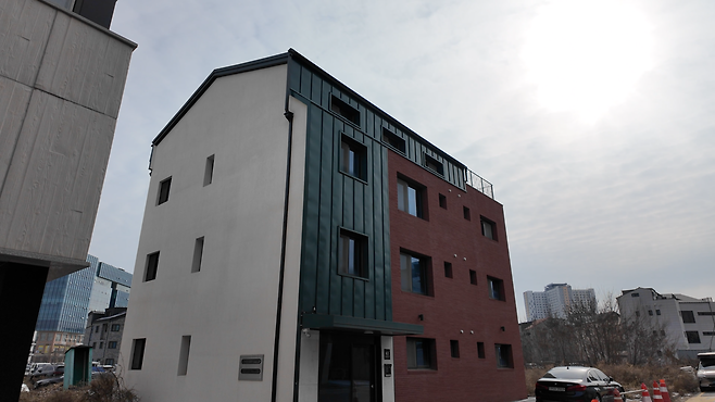 경기도 평택시 고덕동 소재 단독주택이 7억원대로 경매에 나왔다. [김율 PD]