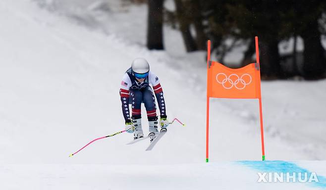 [코르티나담페초=신화/뉴시스] 린지 본(미국)이 7일(현지 시간) 이탈리아 코르티나담페초 토파네 알파인스키센터에서 열린 2026 밀라노·코르티나담페초 동계올림픽 알파인 스키 여자 활강 세번째 공식 훈련에 참가하고 있다. 2026.02.09.