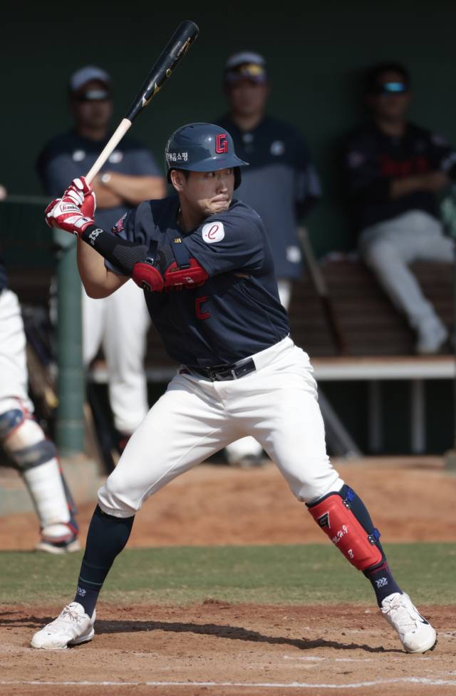 롯데 자이언츠 2026 스프링캠프에서 훈련 중인 전준우 선수. 정대현 기자