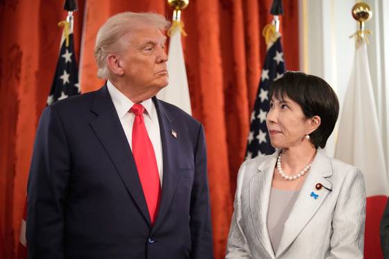 도널드 트럼프 미국 대통령(왼쪽)과 다카이치 사나에 일본 총리. 〈사진=AP 연합뉴스〉