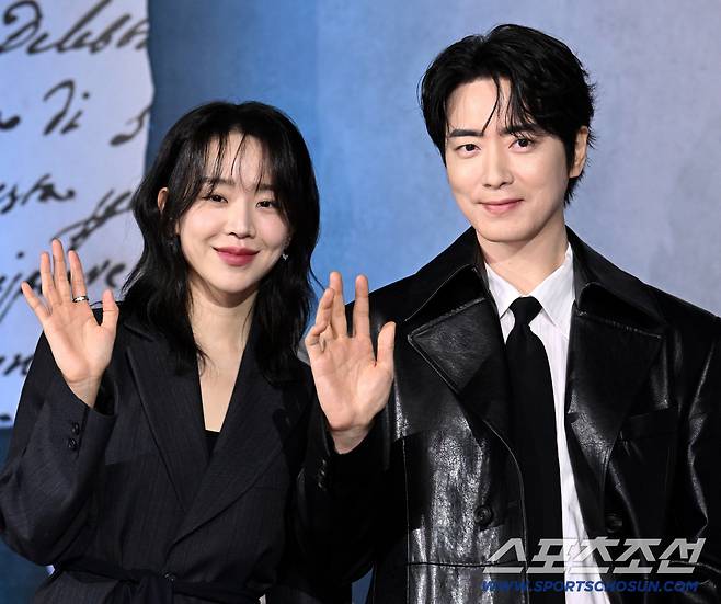 10일 앰버서더 풀만 서울에서 열린 넷플릭스 시리즈 '레이디 두아'의 제작보고회. 신혜선과 이준혁이 포토타임을 갖고 있다. 허상욱 기자wook@sportschosun.com/2026.02.10/