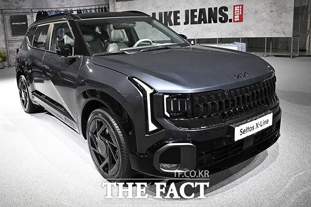 지난달 23일 서울 중구 동대문디자인플라자 아트홀 1관에서 열린 '기아 디 올 뉴 셀토스' 미디어 데이에서 디 올 뉴 셀토스 차량이 공개되고 있다. /송호영 기자