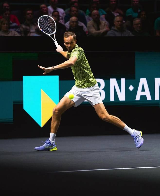 다닐 메드베데프가 10일 로테르담 ATP 500 1라운드에서 우고 움베르와 맞서고 있다. 출처 대회 본부