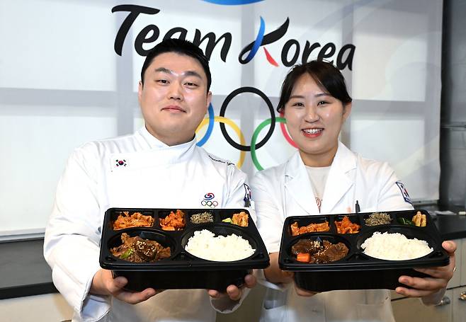 이탈리아 밀라노의 대한체육회 급식 지원센터에서 선수단을 위한 도시락이 만들어지고 있다. 사진 대한체육회