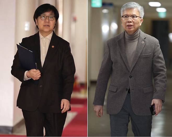 정은경 보건복지부 장관(왼쪽)과 김택우 대한의사협회 회장이 10일 서울 종로구 정부서울청사에서 각각 보건의료정책심의위원회 회의장으로 향하고 있다. 연합뉴스