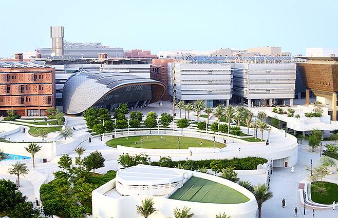 세계최초 탄소중립 도시를 표방한 UAE 아부다비의 마스다르 시티