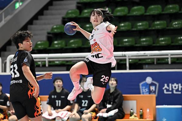 사진 점프슛하는 SK슈가글라이더즈 윤예진