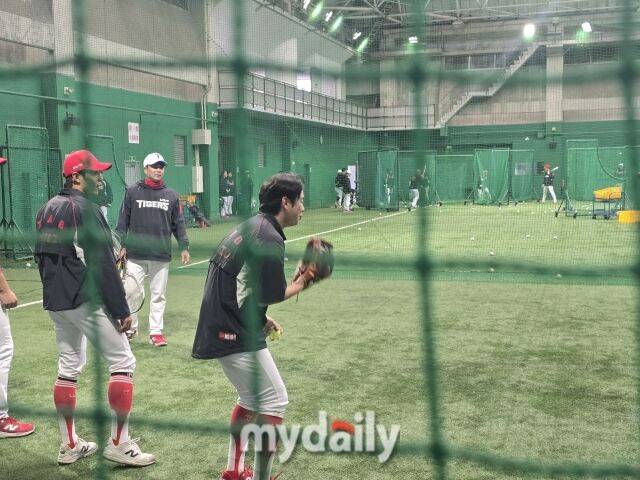 KIA 외야수들의 수비훈련/아마미오시마(일본)=김진성 기자 kkomag@mydaily.co.kr