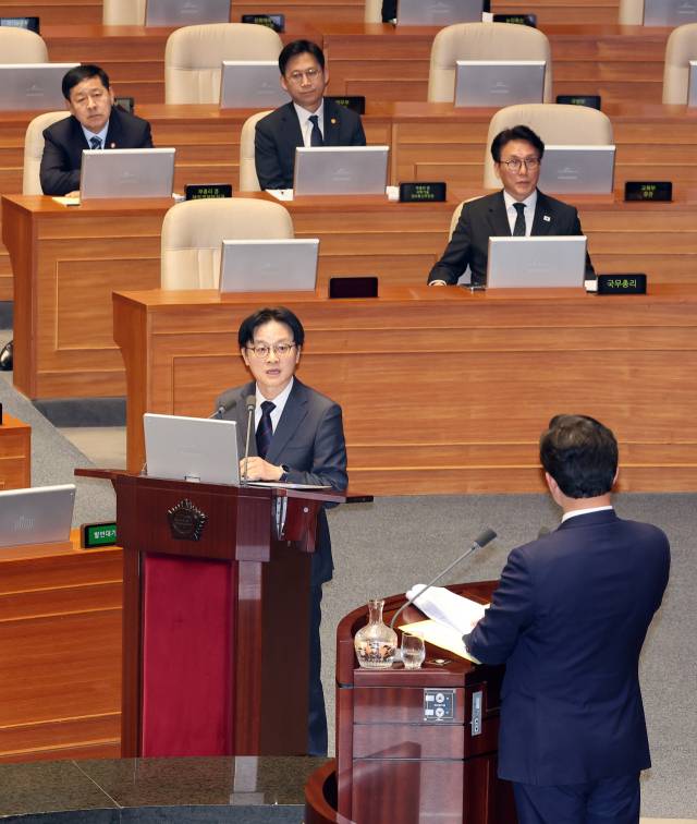 ▲김정관 산업통상부 장관이 10일 국회 본회의장에서 열린 경제 분야 대정부질문에서 국민의힘 윤영석 의원의 질문에 답하고 있다. ⓒ연합뉴스