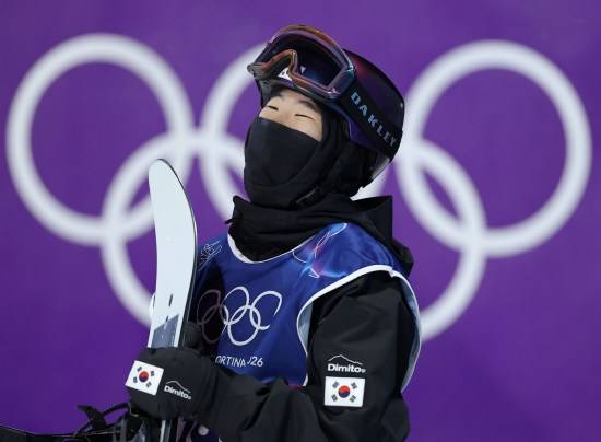 유승은이 10일(한국시간) 이탈리아 리비뇨 스노우 파크에서 열린 2026 밀라노·코르티나담페초 동계 올림픽 스노보드 여자 빅에어 결선에서 동메달을 획득했다. 사진 연합뉴스