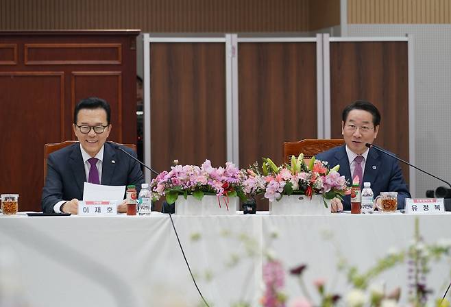 유정복 인천시장이 11일 연두방문으로 연수구청을 방문했다. <사진=연수구 제공>