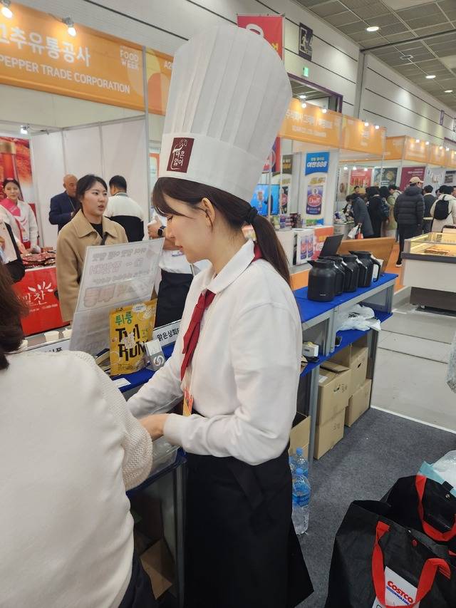 동선식품이 박람회에 참여해 홍보 및 판매 활동을 펼치고 있다. 사진=동선식품