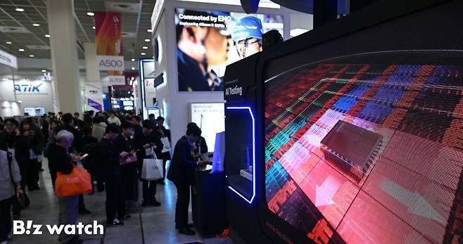 인공지능(AI) 확산으로 반도체 산업이 새로운 성장 국면에 접어든 가운데 11일 서울 삼성동 코엑스에서 '세미콘 코리아 2026'이 개막하고 있다./사진=이명근 기자 qwe123@