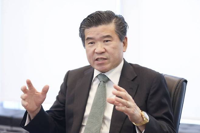 제임스 김 주한미국상공회의소(암참) 회장이 지난 4일 서울 여의도 암참 본사에서 이데일리와 인터뷰를 하고 있다. (사진=이영훈 기자)