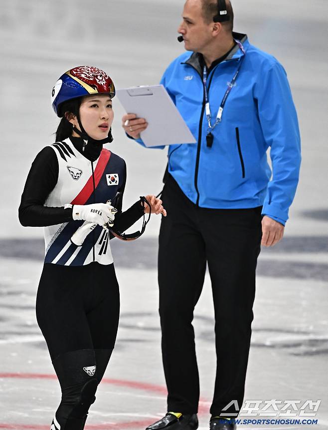 10일 이탈리아 밀라노 아이스스케이팅 아레나에서 쇼트트랙 혼성 계주 경기가 열렸다. 결승 진출 실패한 대표팀 김길리. 밀라노(이탈리아)=송정헌 기자songs@sportschosun.com/2026.02.10/