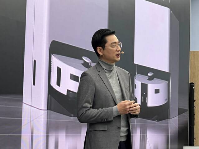 임성택 삼성전자 한국총괄 부사장이 2026년형 '비스포크 AI 스팀' 로봇청소기 출시를 알리고 있다. (사진=지디넷코리아 신영빈 기자)