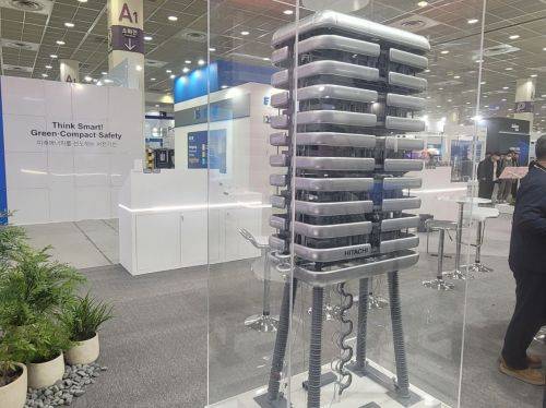 히타치에너지가 지난 4일 열린 일렉스코리아2026 전시회에서 전시한 전압형 HVDC 시스템 모형. 2026.2.4. 강희종기자