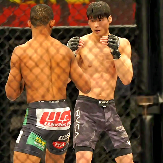 임관우가 2026년 1월 일본 종합격투기 단체 Shooto 도쿄 대회에서 Road to UFC 시즌4 참가자 에페비가 야닉 유지를 상대하고 있다. 사진=株式会社サステイン