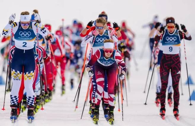 2026 밀라노·코르티나담페초 동계올림픽 여자 10㎞＋10㎞ 스키애슬론 경기 장면. /사진=테세로=AP/뉴시스