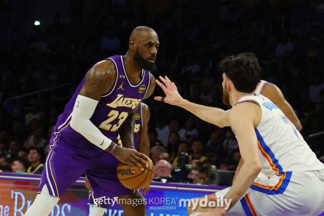 드리블 하는 르브론. /게티이미지코리아