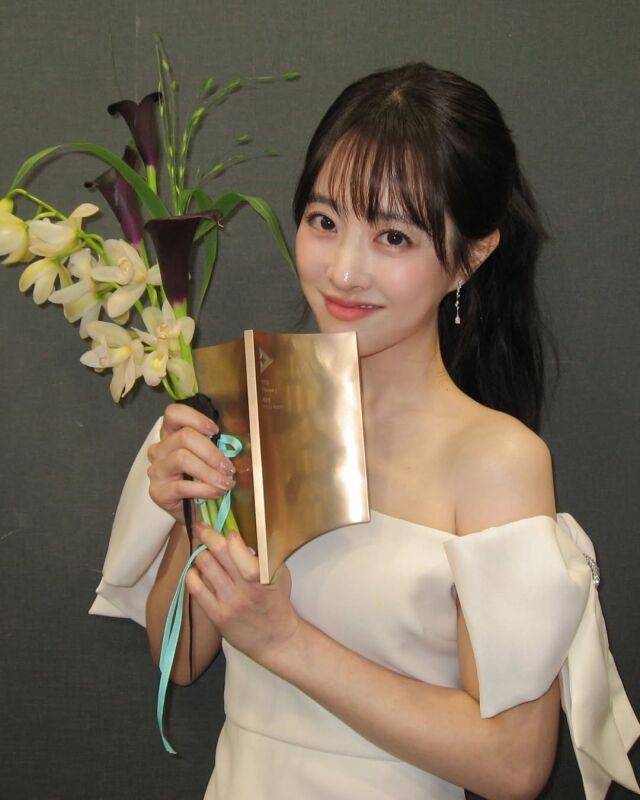 박보영이 순백의 드레스로 독보적인 존재감을 드러냈다. / 박보영 SNS