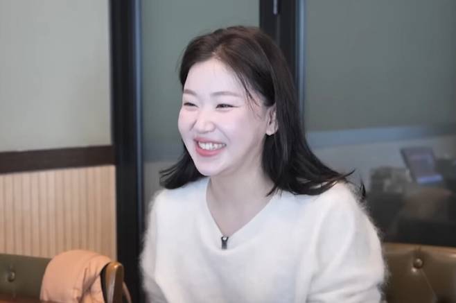 탈북 13년 차 유튜버 한송이가 북한 내 불법 성형 시술에 대해 이야기했다. 유튜브 채널 '전원주_전원주인공' 영상 캡처