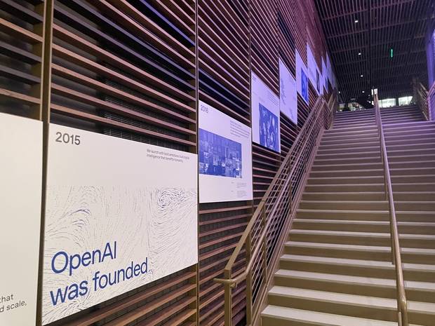오픈AI 본사 1층에 2015년 창업 후 주요 연혁이 소개돼 있다. 김창영 특파원