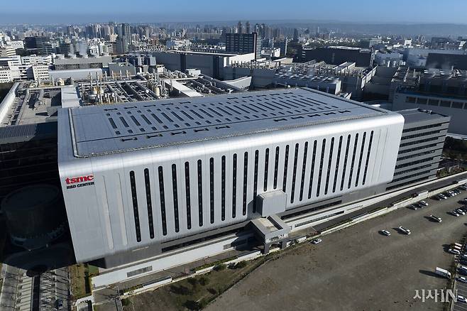 세계 최대의 반도체 위탁생산 기업인 타이완의 TSMC. TSMC는 타이완 전체 전력의 약 9%를 소비한다. ⓒ시사IN 이명익