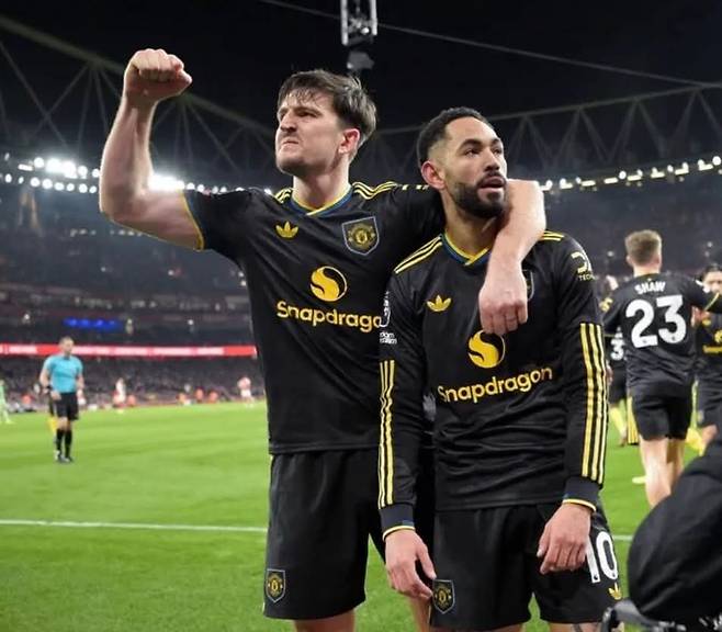 해리 매과이어(왼쪽)는 아직 맨유와 재계약 협상을 시작하지 않았다. 사진출처｜맨체스터 유나이티드 페이스북